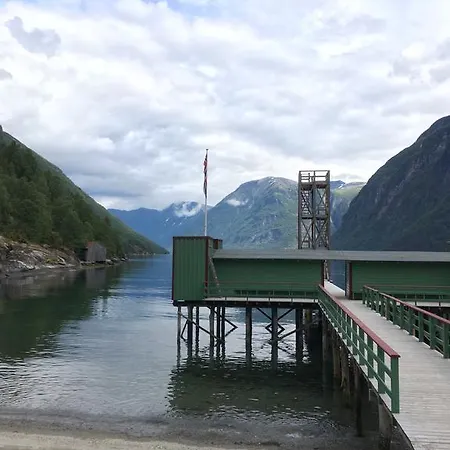 Town Center - Geiranger-fjord *